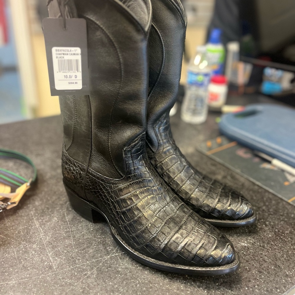 Sophisticated Black Cowboy Boots with Crocodile Texture